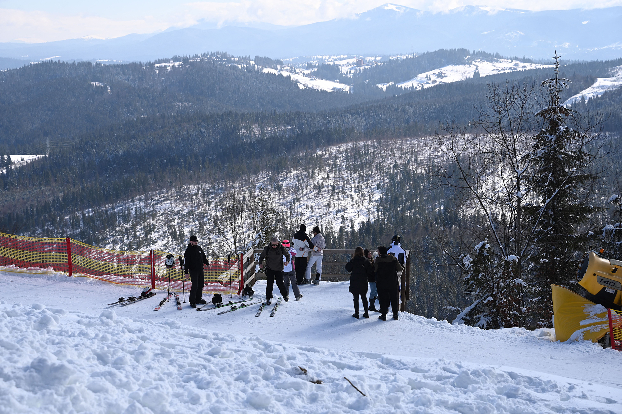 Катання та гуцульські традиції. Топ-5 найпопулярніших місць у Карпатах
